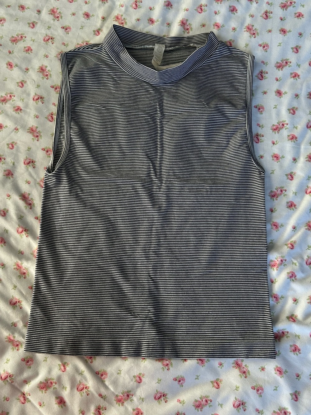 Sleeveless Striped Top - Black & White